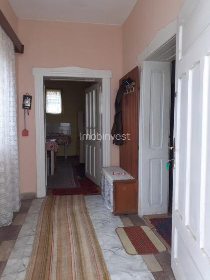 Vand casa cu 4 cam. in zona Semicentral - 9