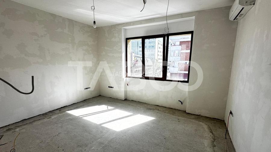 Apartament de vanzare 3 camere nemobilate 56 mpu cu balcon Central - 5