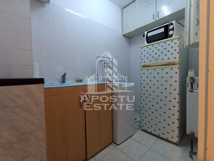 Apartament o camera decomandat zona Take Ionescu - 4