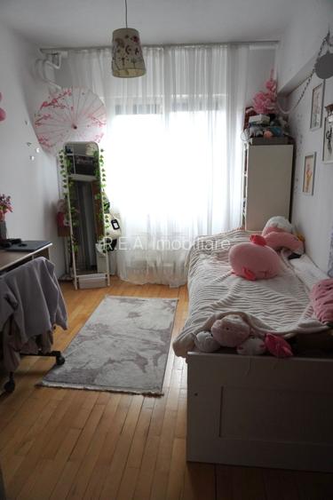 4 camere Pantelimon-Piața Delfinului decomandat,centrală,et. 5,an 1977 - 2