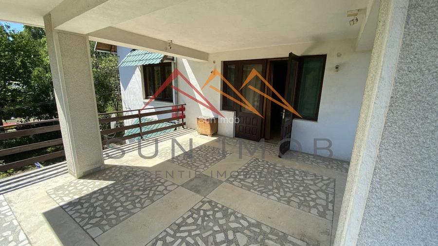 Vila de vanzare, teren 3100 mp, 7 camere, 6 grupuri sanitare, 3 CT, an 1997 - 26