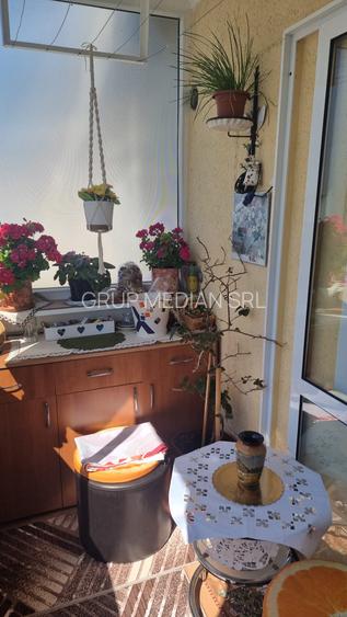Apartament 3 camere de vanzare - Ostroveni, zona Pieței, decomandat, 71,29 mp - 11