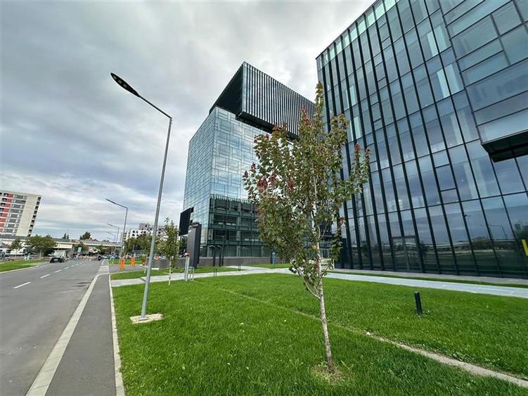 Spatii de inchiriat in cladirea Oslo BC - 2 minute acces Metrou - 11