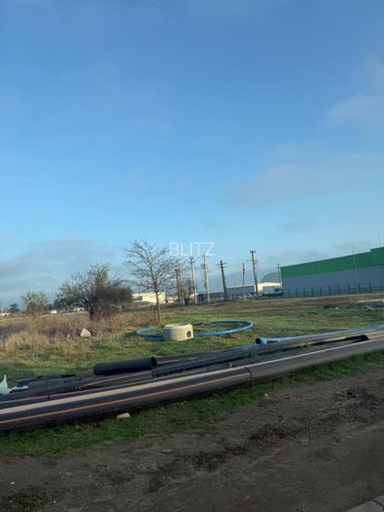 Teren intravilan , 3000 mp , deschidere 78 m, zona Carcea - 5