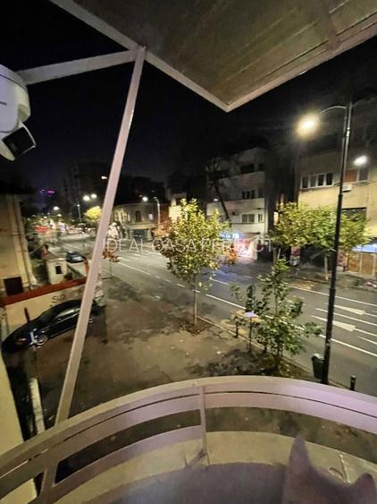 Piata Romana Dorobantilor langa Liceul Gaerman, metrou Piata Victoriei - 8