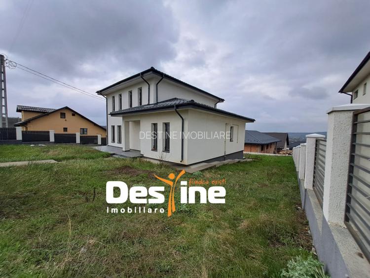 CIURBESTI- CASA INDIVIDUALA 121 MP + TEREN 500 MP, 175.000 euro - 2