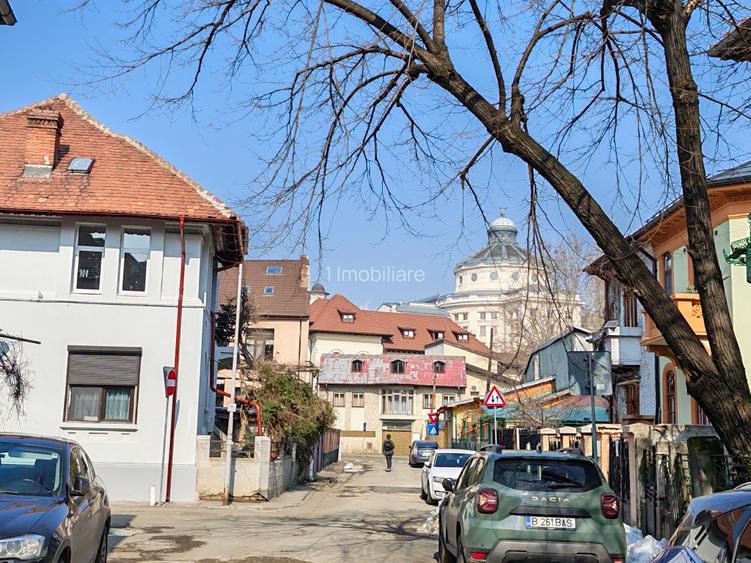 Ultracentral, casa cocheta pe o strada speciala! - 7