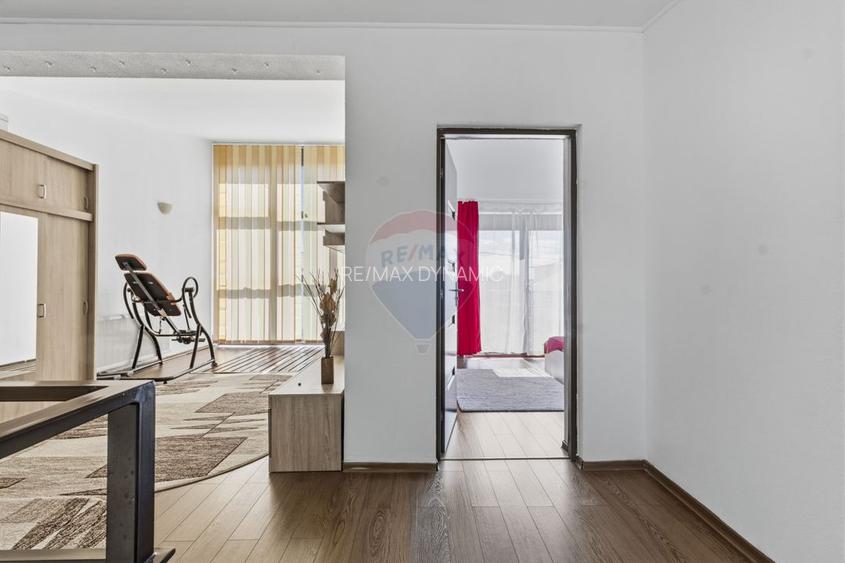 Casă cu 5 camere de inchiriat in Sofronea,Arad - 20