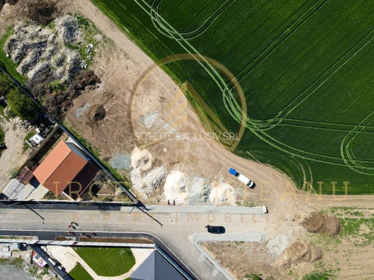 Cumpana - Teren intravilan în suprafață de 7147 mp cu 2 deschideri. - 7