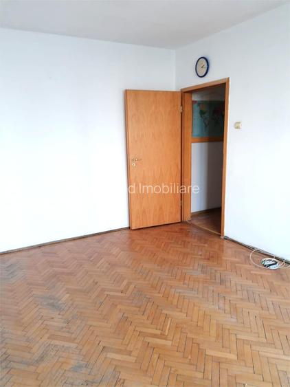 Apartament cu doua camere in Centrul civic pentru locuinta sau birou - 2