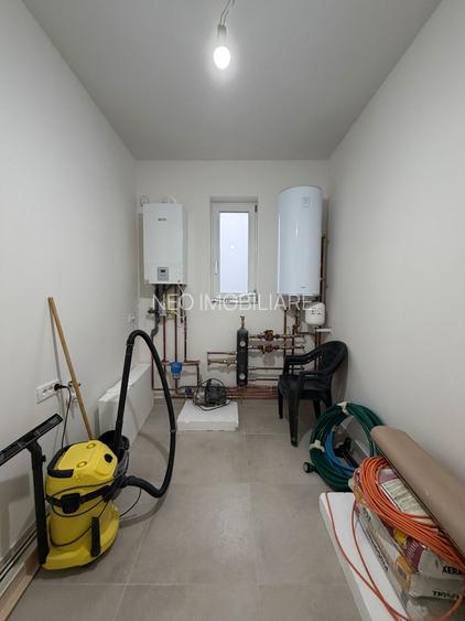 Casa / Spatiu Comercial - 150 mp - 2000 Euro - 19
