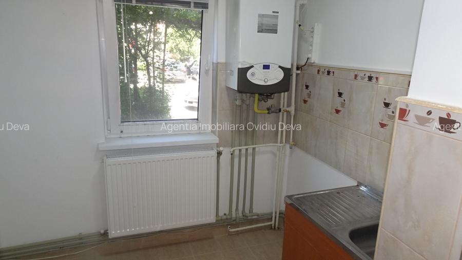 Inchiriez garsoniera decomandata in Deva, zona Zamfirescu in Q-uri, parter inalt - 4