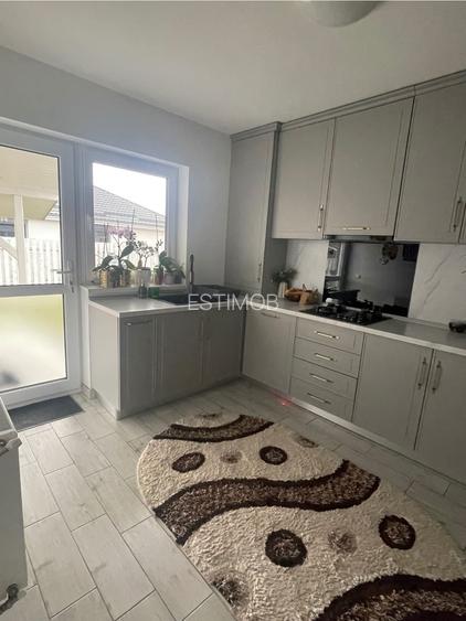 Vand casa pe parter in Harman zona de case noi biserica - 4