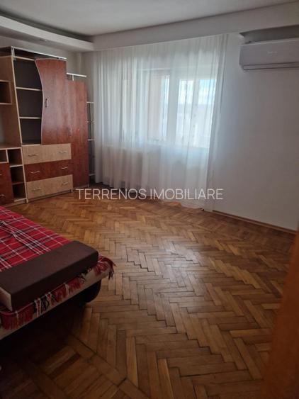 Apartament 2 camere zona Bucovina , etaj 4 cu sarpanta , loc de parcare - 5