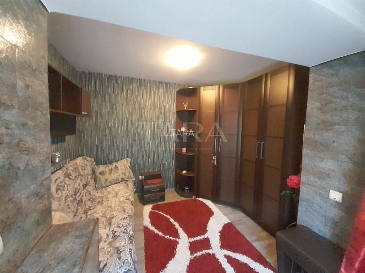 Vanzare apartament la curte comuna in zona centrala - 5