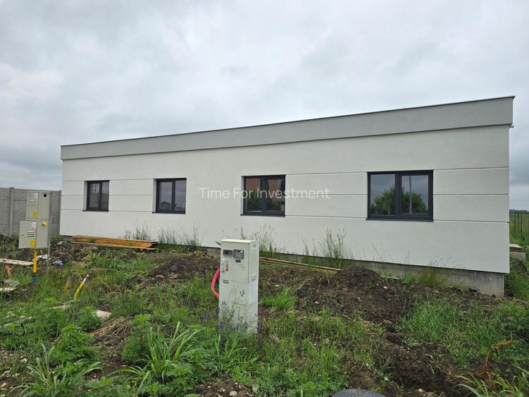 1/2 Duplex pe parter,predare la cheie  , 3 dormitoare, 2 bai, Zona Metro 2, - 2