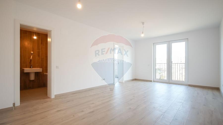 Garsoniera decomandata, 40 mp utili, etaj 1 | ROKMAN | Zona Tractorul - 4