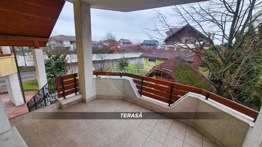 Casă / Vilă de lux cu 2 garaje, 10 camere de vânzare în BAIA MARE - 33