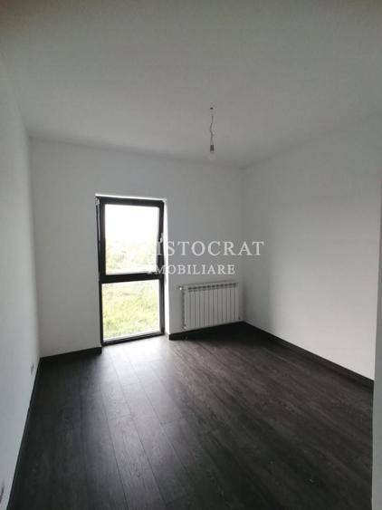 Duplex proximitate lac Corbeanca