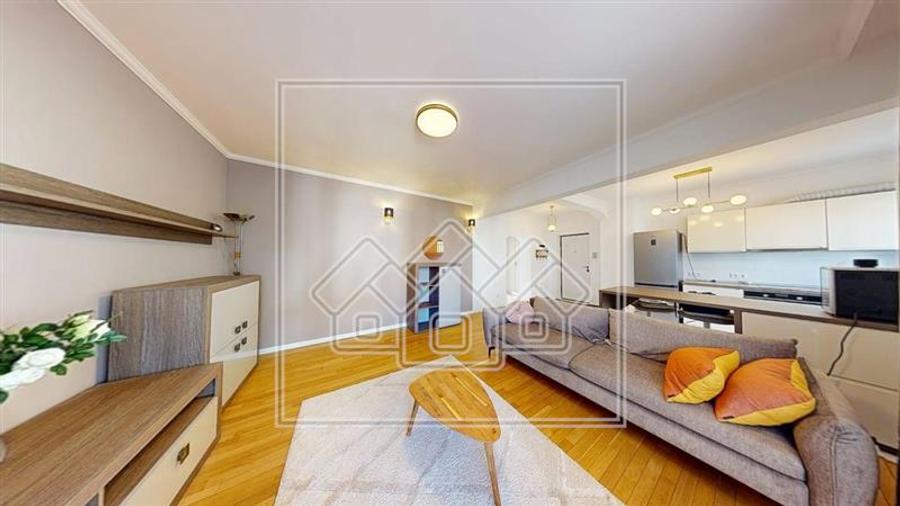 Ap cu 3 camere+pivnita mare, 64 mp utili, situat in zona Ultracentrala