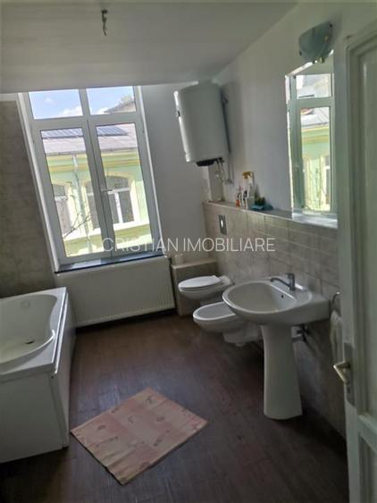 Casa Demisol si parter, 4 camere, ULTRACENTRAL - 8