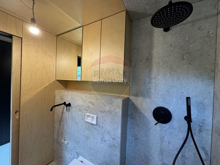 Doua case la munte, cu vedere superba, localizate in Poiana Marului - 18