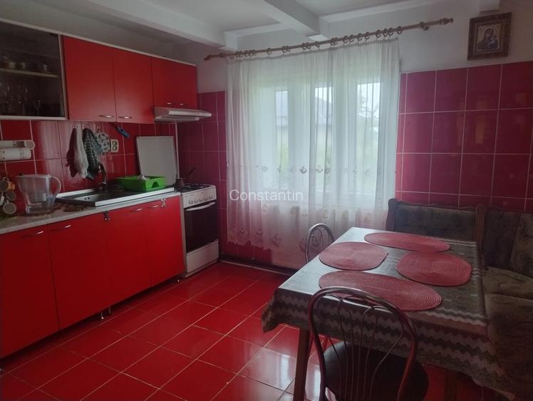 Casă de vânzare în Cucorăni - 13