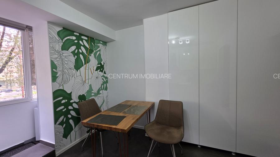 Bulevardul Unirii Fantani - Piata Constitutiei - 13