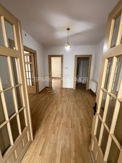 Inchiriere casa/ spațiu comercial, D+P+M in Urlati, zona centrala - 4