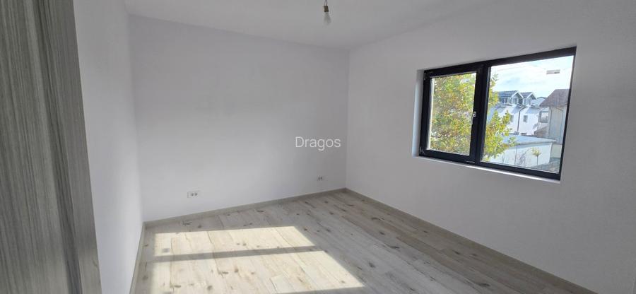 Casă Individuală Cuplată, 4 camere , Stradă asfaltată , Toate utilitățile - 13