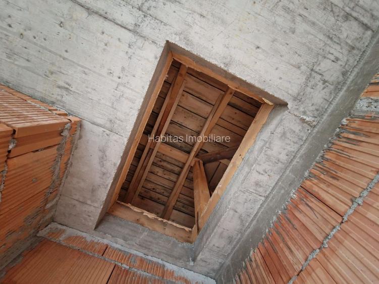 Casa individuala (semicolectiva) 172 mp utili, teren 765 mp Feleacu - 49