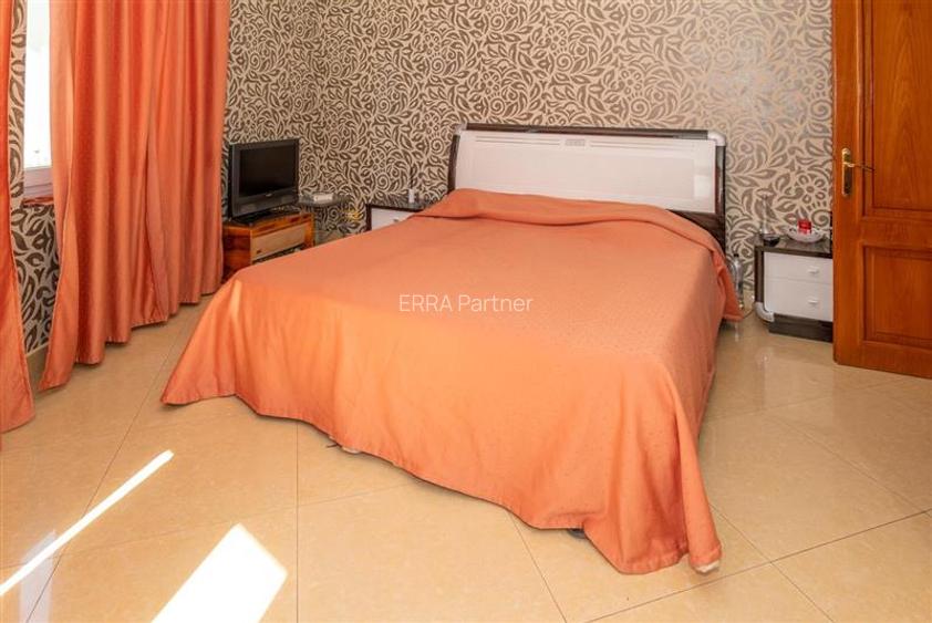 Vila cu piscina.Iancu Nicolae. Exclusivitate. - 11