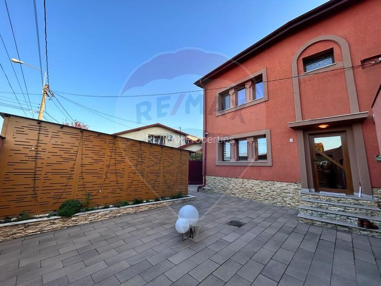 Casă P+1 cu 2 corpuri, 2 garaje și vizibilitate excelentă – Ploiești, - 2