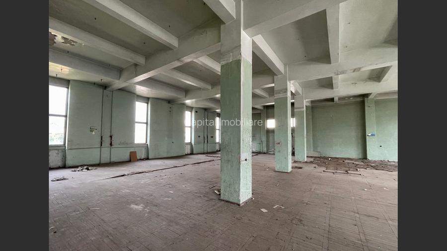 Cladire comerciala cu 4 etaje de inchiriat Resita - 4