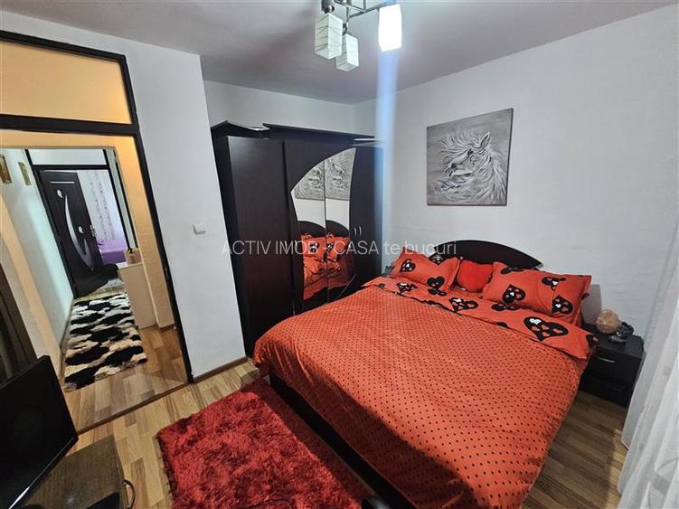 Resita, 3 Cam. Cf. 1, Et. 1, Bulevard, Micro 4 - 16