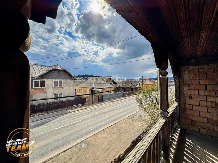 Ansamblu:doua case+anexe+domeniu de 10.101mp, Intorsura Buzaului,Covasna: FILM& - 33