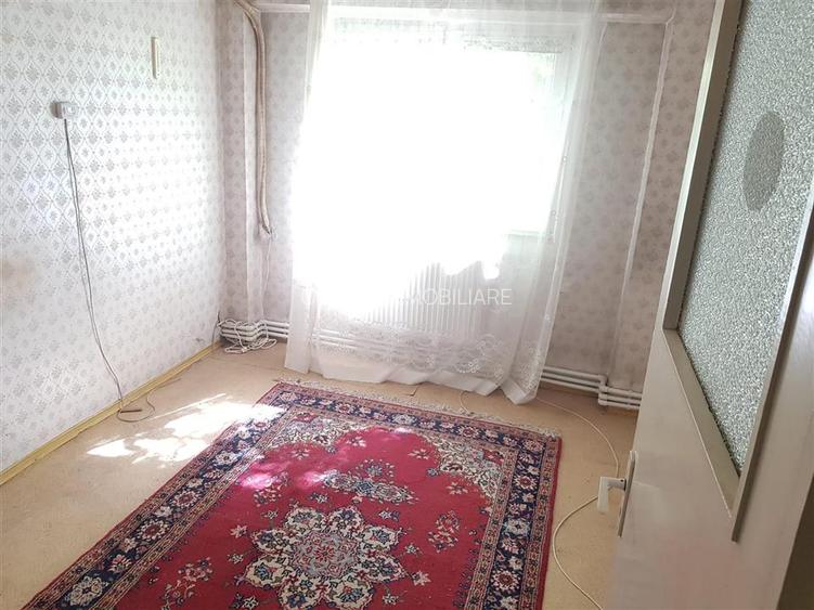 Apartament 3 camere, 70mp, zona Garii, etaj 1 - 3