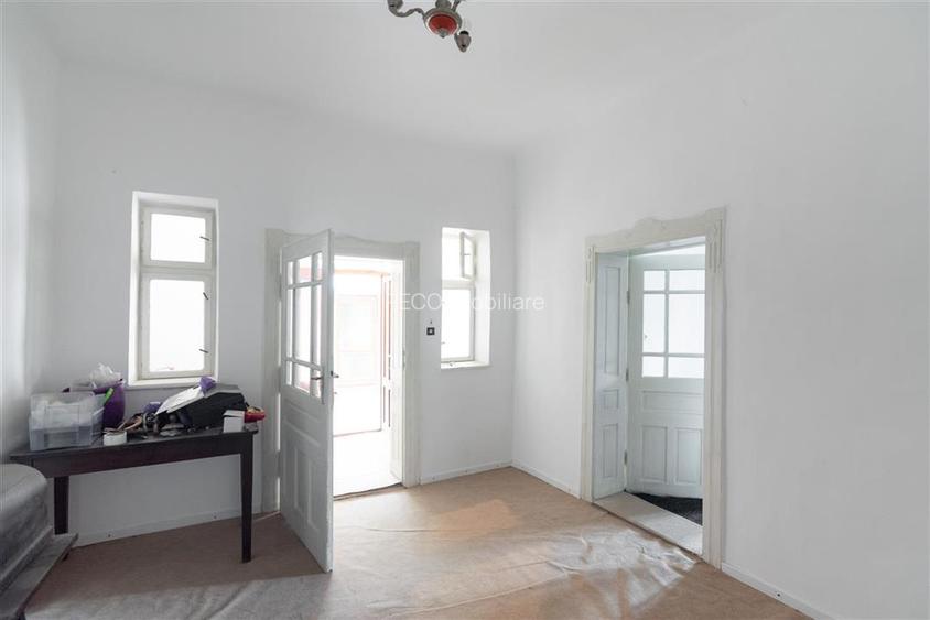 Teren mare cu 2 case si front la 2 strazi in Tamaseu - 3