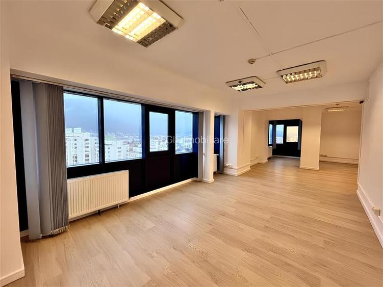 Etaje Renovate in Centrul Civic pentru Birouri de Inchiriat - 8