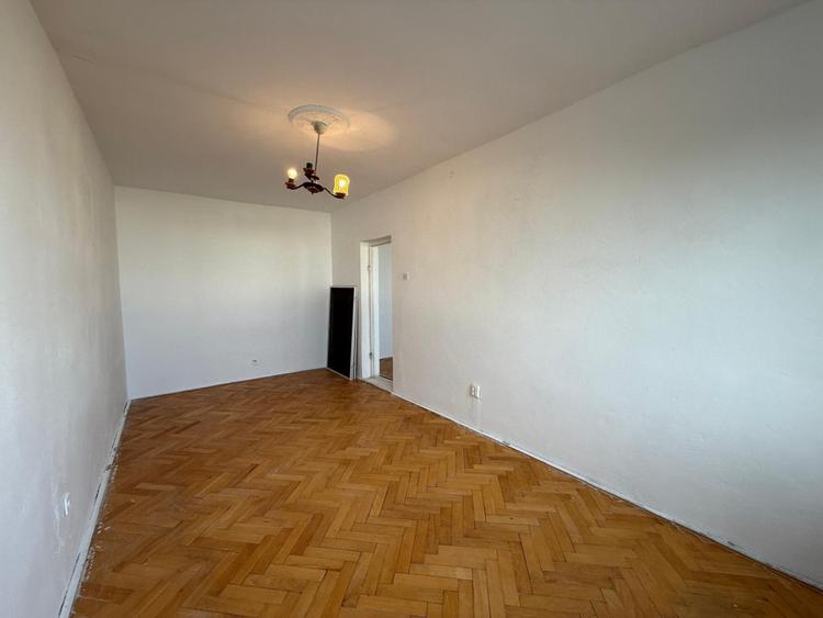 Apartament spatios, 2 camere, etaj 3, 49 mp utili, zona Soarelui
