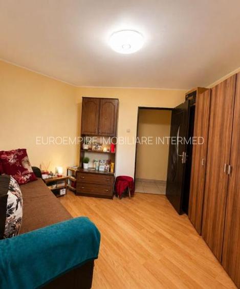 Apartament 2 camere decomandate zona KM 4-5 - 7
