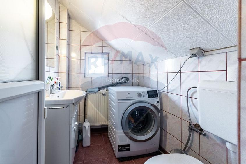 Casă spațioasă 350 mp utili, Teren 650 mp, Garaj subteran, Tractorul - 56