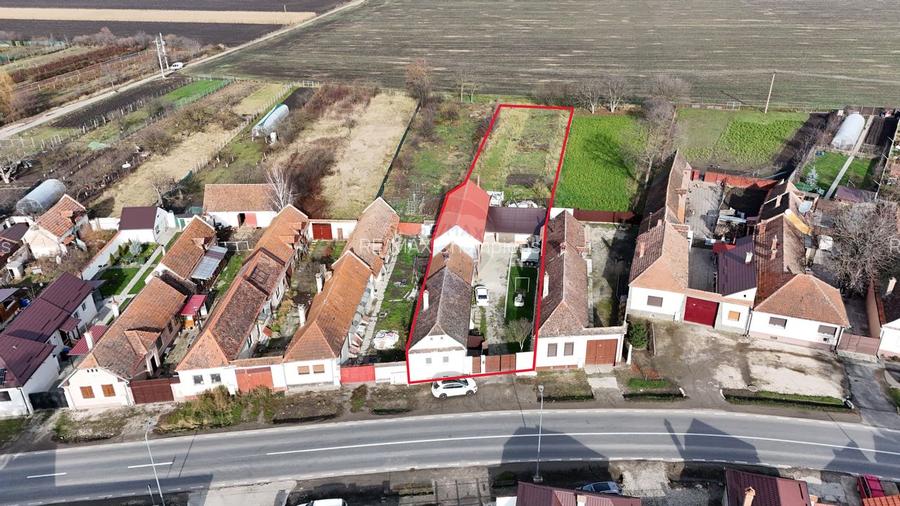 Doua case, 8 camere- oportunitate business - Bod, 2164 mp teren - 24