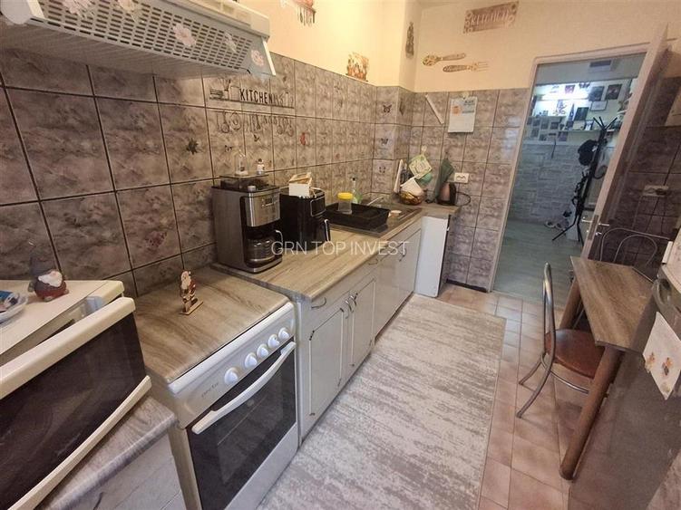 Apartament 3 camere decomandat 2 balcoane pivnita zona Valea Aurie - 9