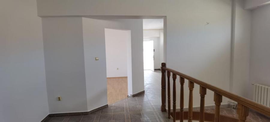 Vila S+P+1 teren=1438 mp, 367mp construiti Varsatura