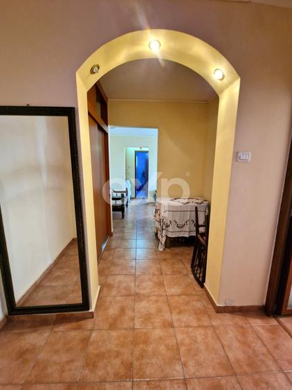Apartament 3 camere de vânzare –Etaj 2, Micro 12