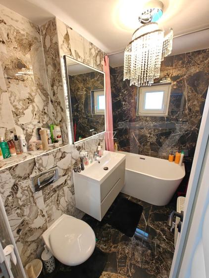 Apartament 3 camere, 94 mp, zona Mioveni