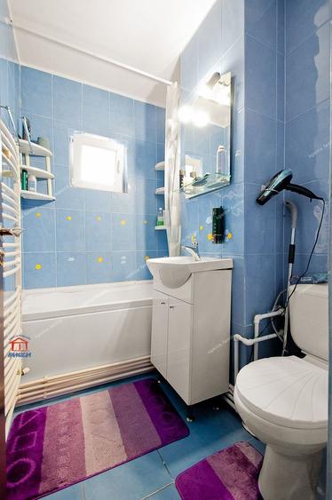 Apartament spatios, renovat, 4 camere, decomandat, etaj 4, Micro 39