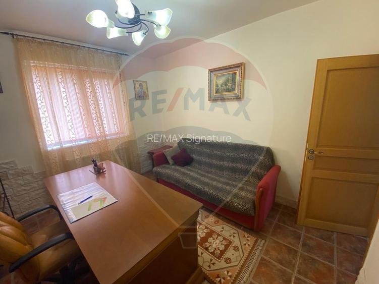 Casă / Vilă cu 5 camere de vânzare în zona Central - 29