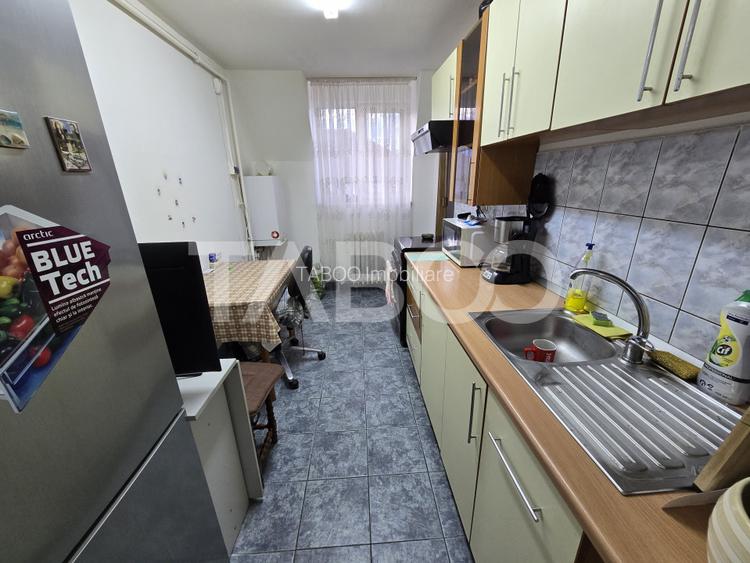 Apartament decomandat de vanzare 59 utili balcon pod zona Dioda Sibiu - 16
